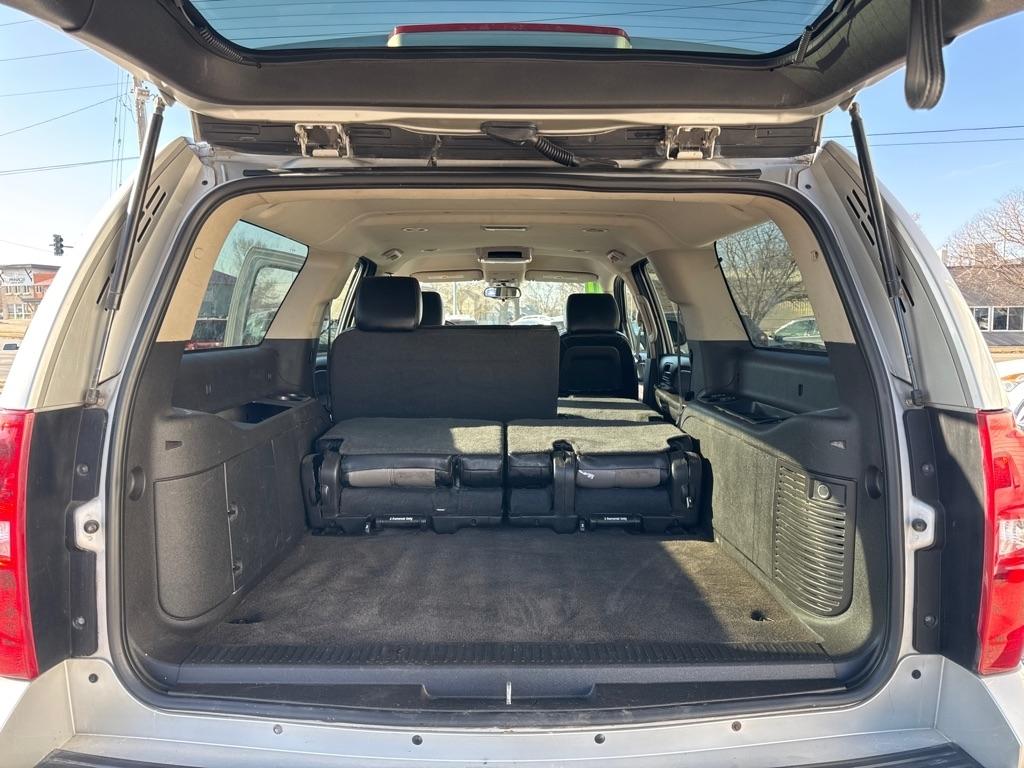 Chevrolet Suburban LS 1500 4WD 2011