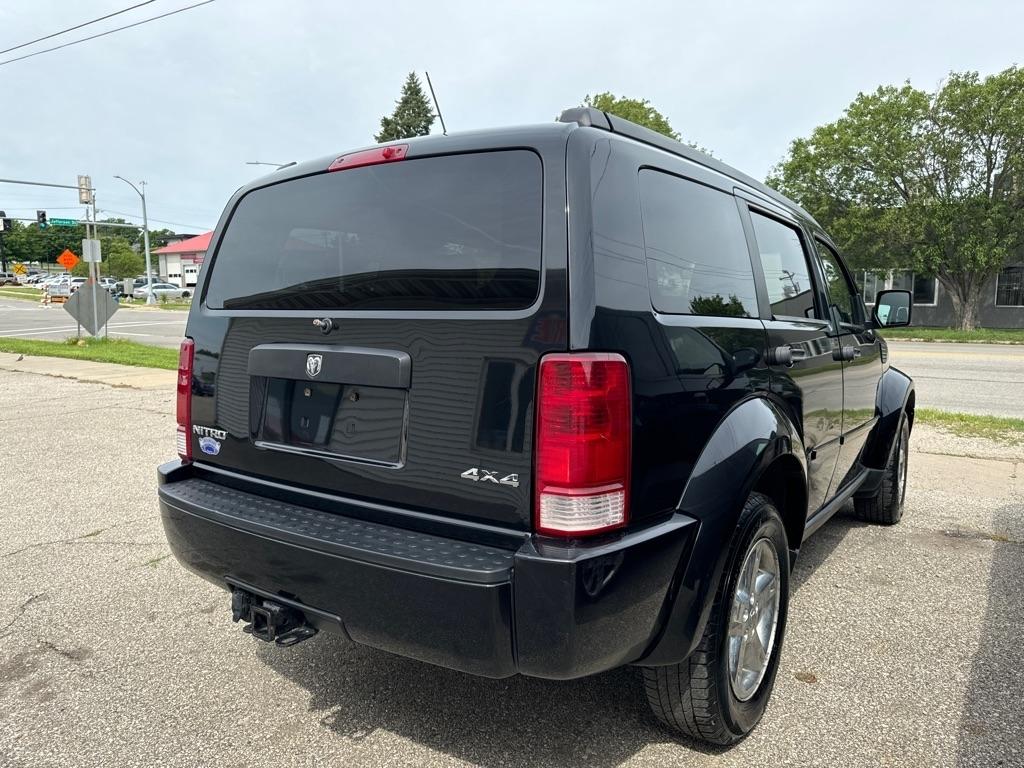 Dodge Nitro SXT 4WD 2008