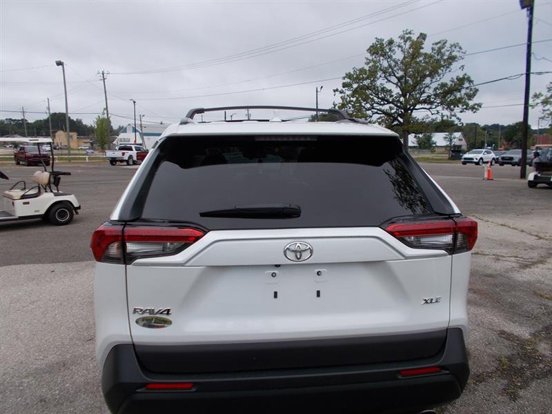 Toyota RAV4 XLE Premium 2024