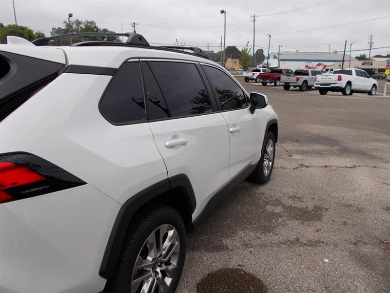 Toyota RAV4 XLE Premium 2024