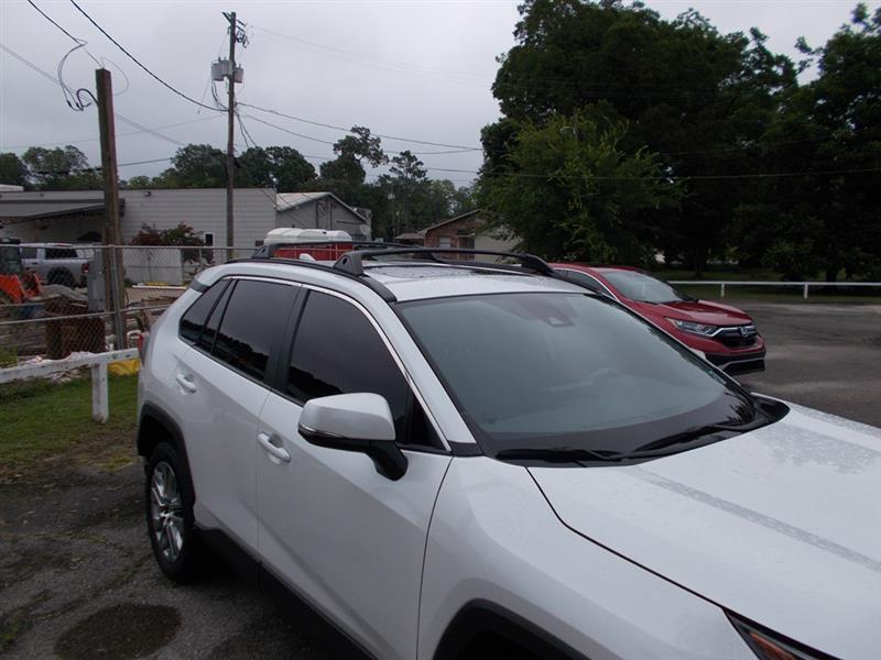 Toyota RAV4 XLE Premium 2024