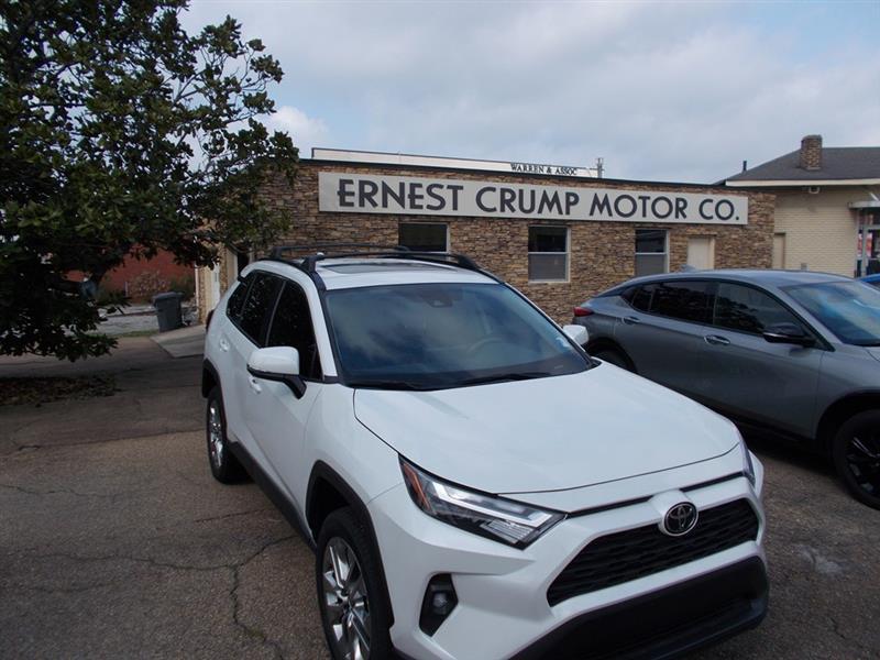 Toyota RAV4 XLE Premium 2024