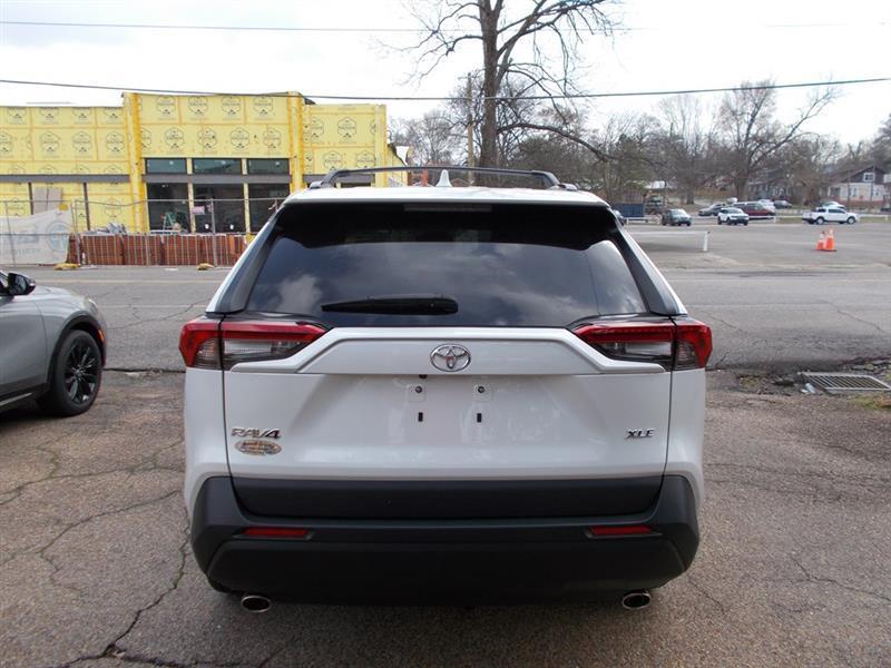 Toyota RAV4 XLE Premium 2024