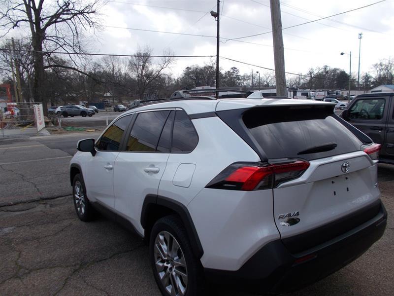 Toyota RAV4 XLE Premium 2024