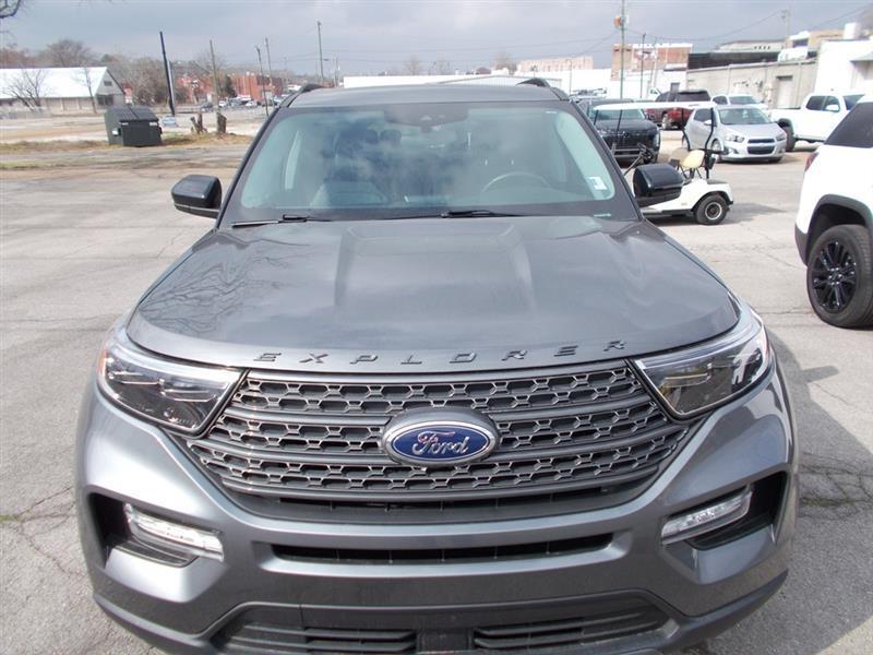 Ford Explorer XLT 2023