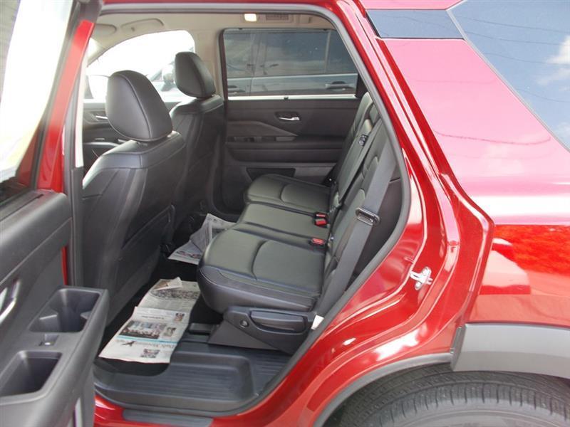 Nissan Pathfinder SL 2024