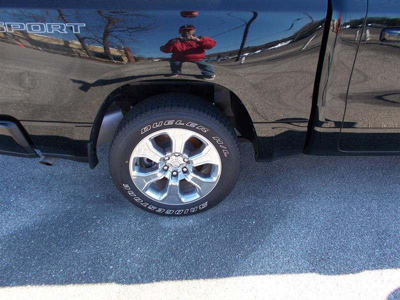 RAM 1500 Big Horn Crew Cab SWB 4WD 2023