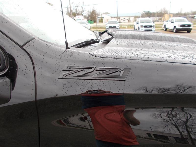 Chevrolet Silverado 1500 Trail Boss Custom Crew Cab 4WD 2025