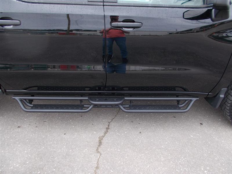 Chevrolet Silverado 1500 Trail Boss Custom Crew Cab 4WD 2025