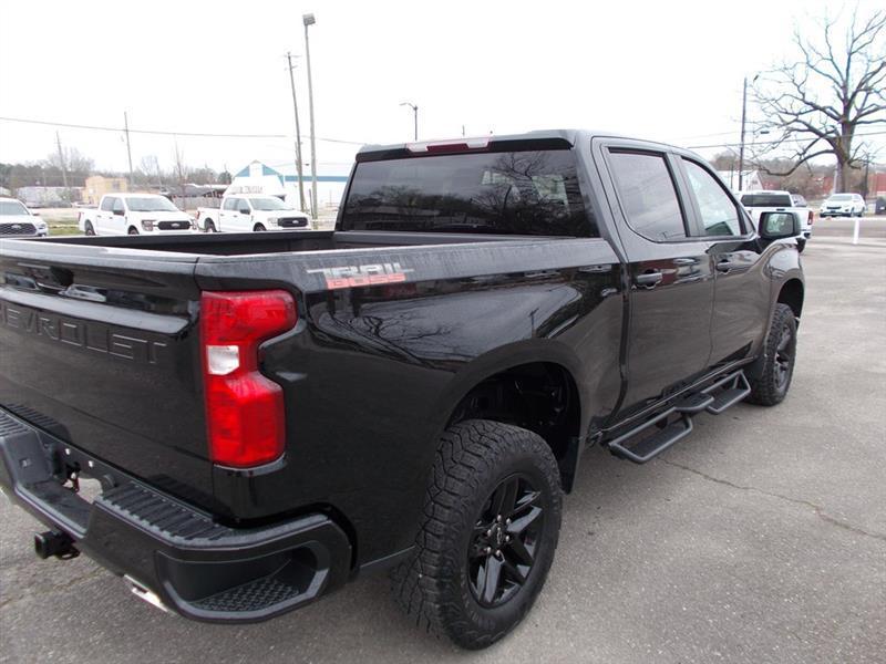 Chevrolet Silverado 1500 Trail Boss Custom Crew Cab 4WD 2025