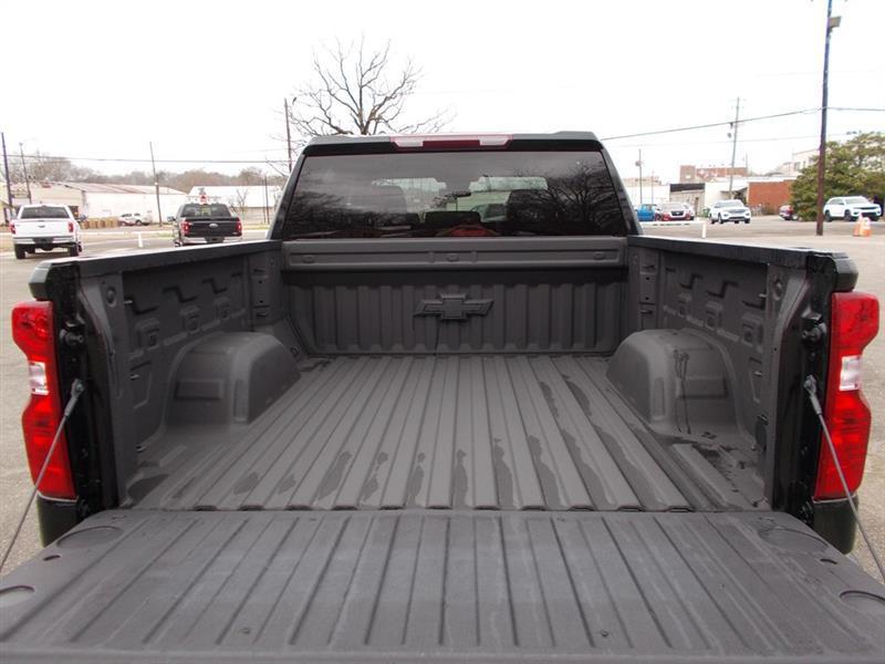 Chevrolet Silverado 1500 Trail Boss Custom Crew Cab 4WD 2025