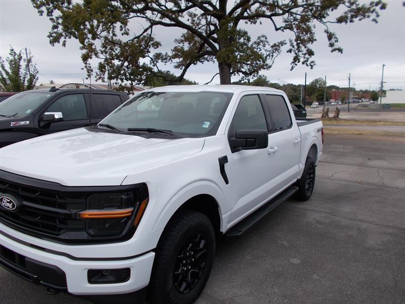 Ford F-150 XLT SuperCrew 4WD 2025
