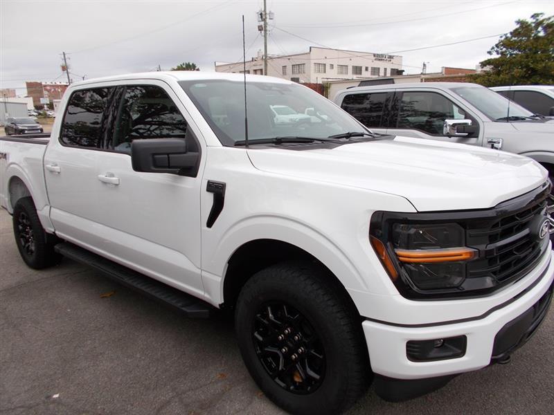 Ford F-150 XLT SuperCrew 4WD 2025