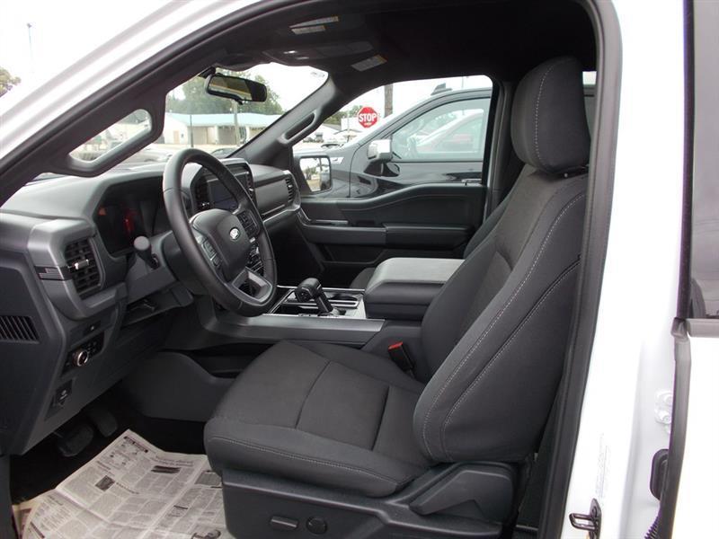 Ford F-150 XLT SuperCrew 4WD 2025