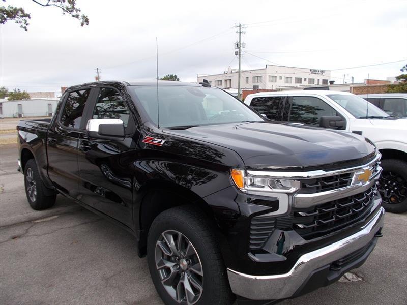 Chevrolet Silverado 1500 LT Crew Cab 4WD 2026