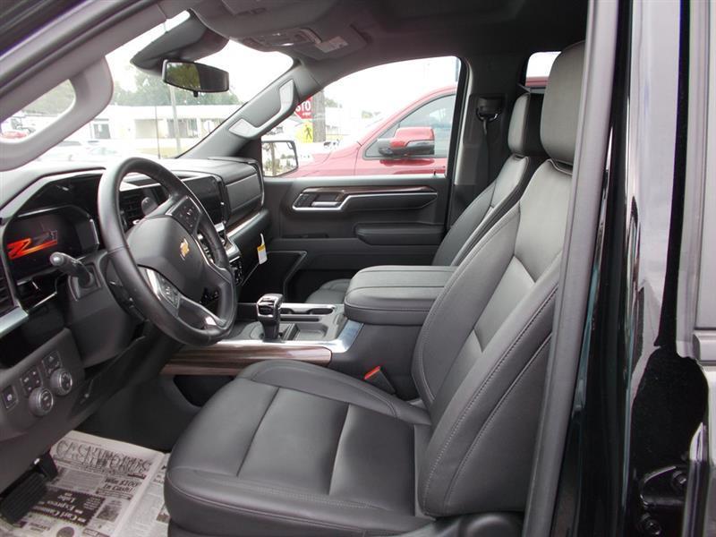 Chevrolet Silverado 1500 LT Crew Cab 4WD 2026