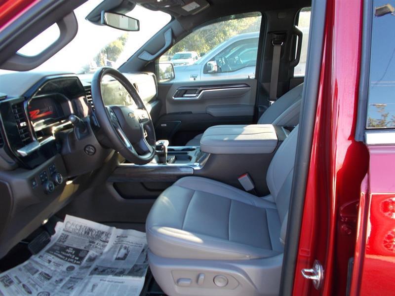 Chevrolet Silverado 1500 LTZ Crew Cab 4WD 2024