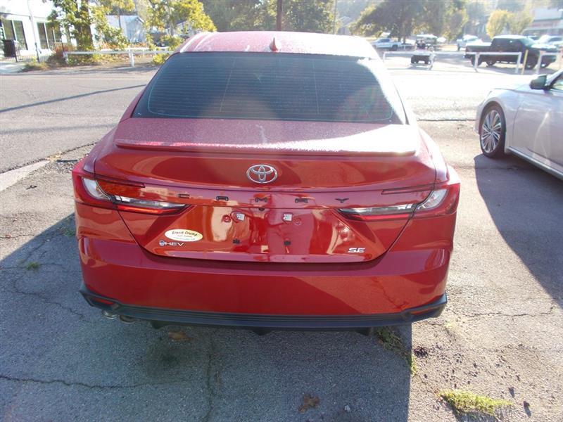 Toyota Camry Hybrid XLE 2026
