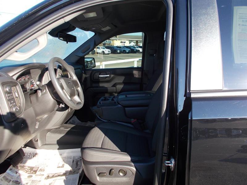 Chevrolet Silverado 1500 Trail Boss Custom Crew Cab 4WD 2026
