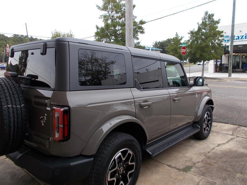 Ford Bronco Outer Banks 4-Door 2025