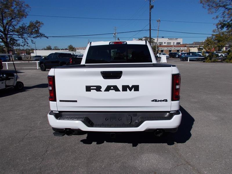RAM 1500 Big Horn Crew Cab SWB 4WD 2026