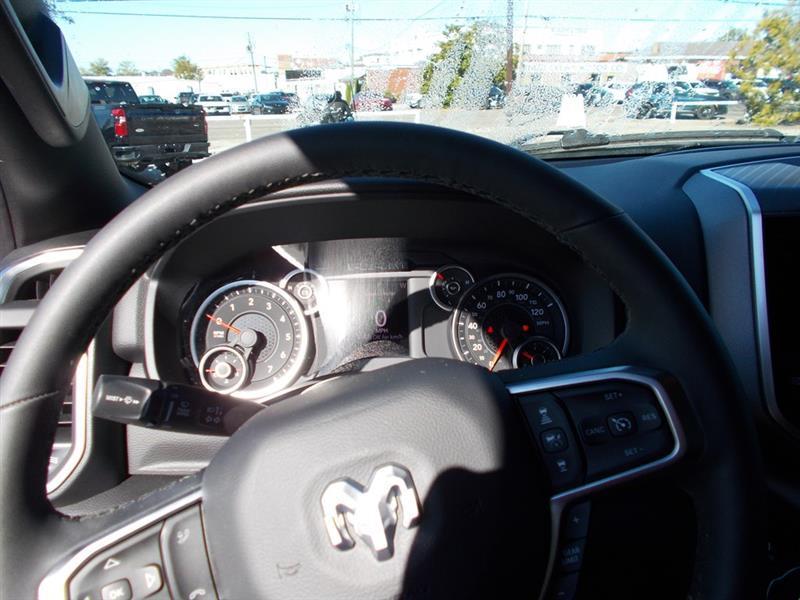 RAM 1500 Big Horn Crew Cab SWB 4WD 2026