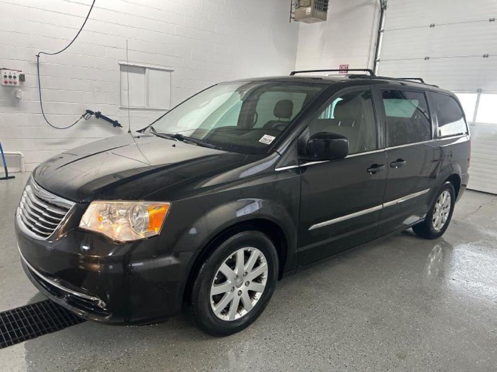 2014 Chrysler Town & Country TOURING