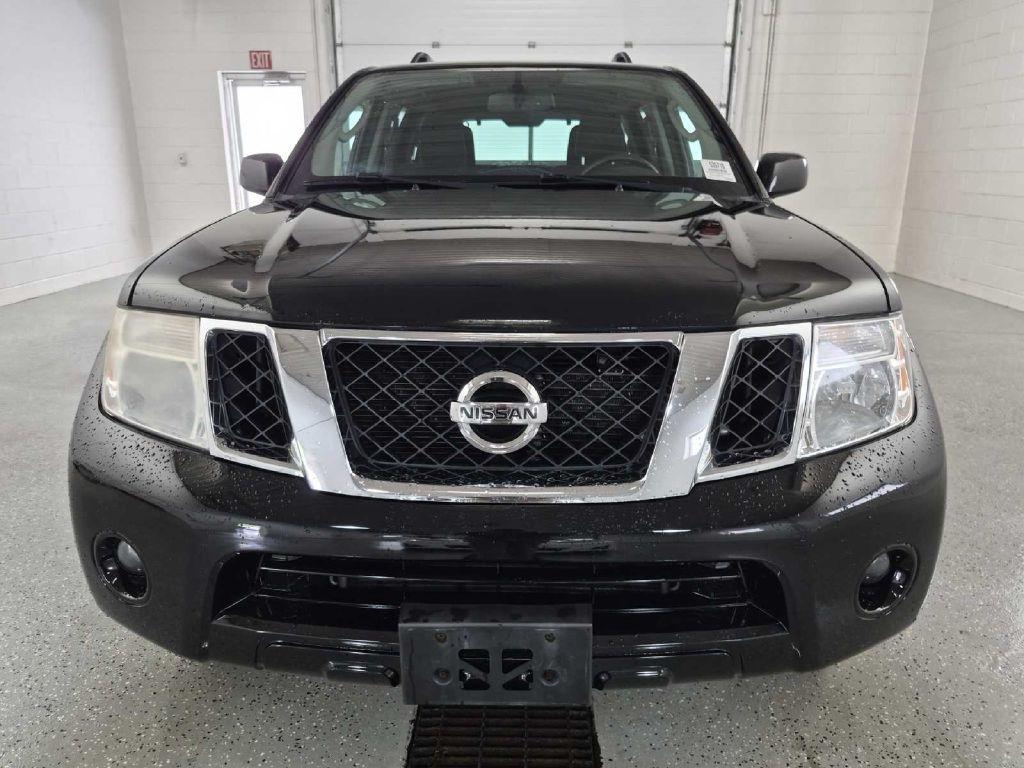 Nissan Pathfinder  2012