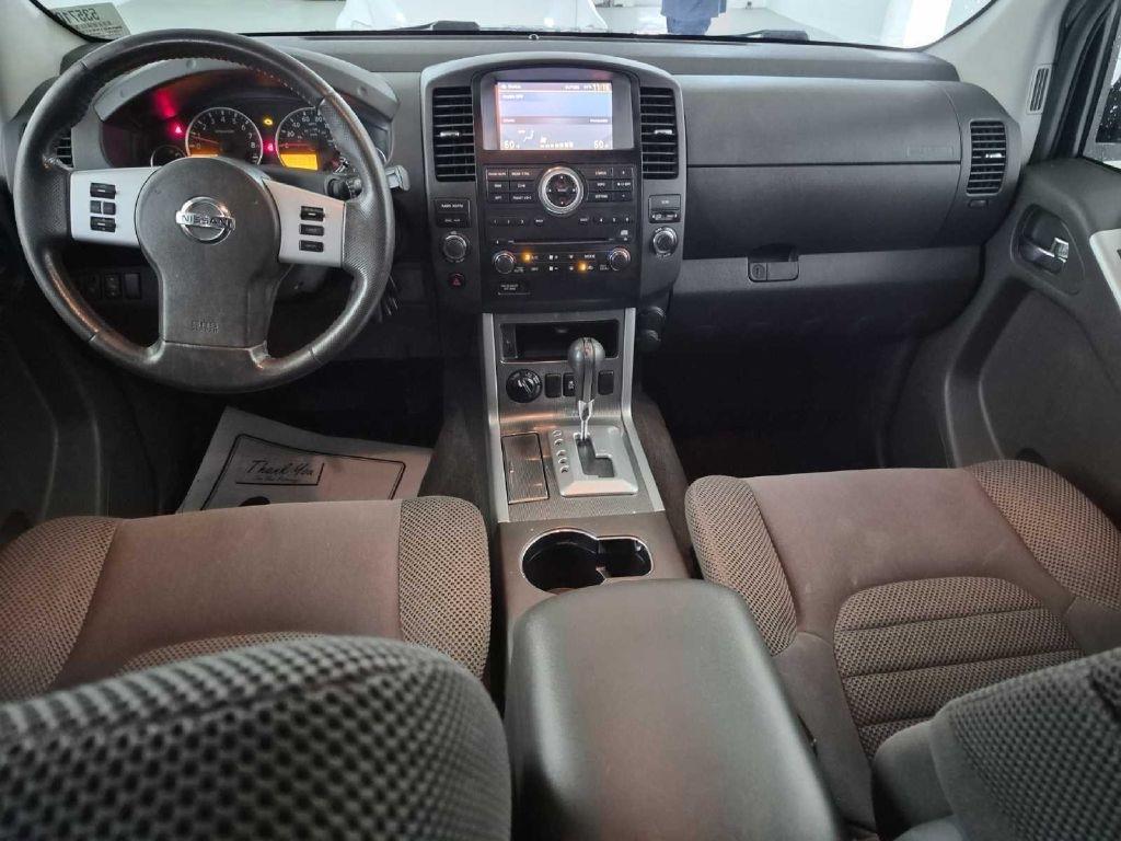 Nissan Pathfinder  2012