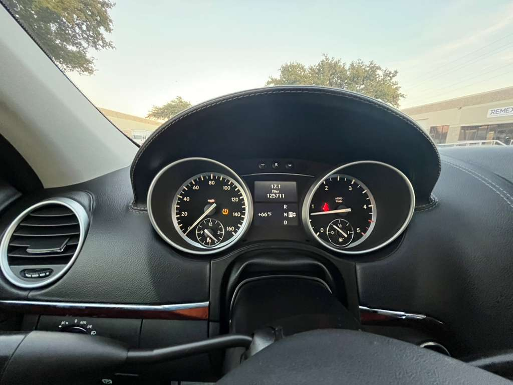 Mercedes-Benz GL-Class GL350 BlueTEC 2012