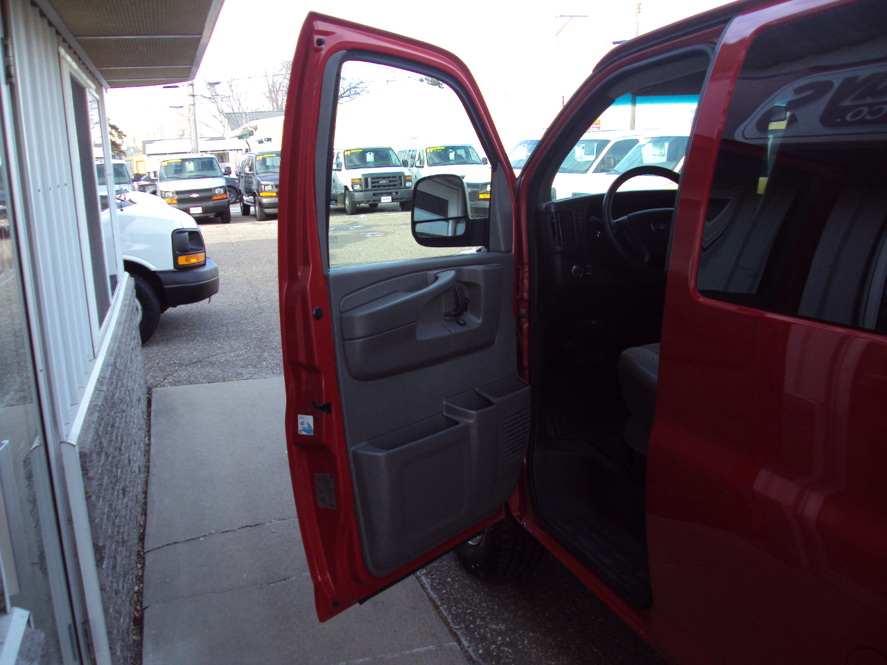 Chevrolet Express Passenger AWD 1500 135" LT 2013