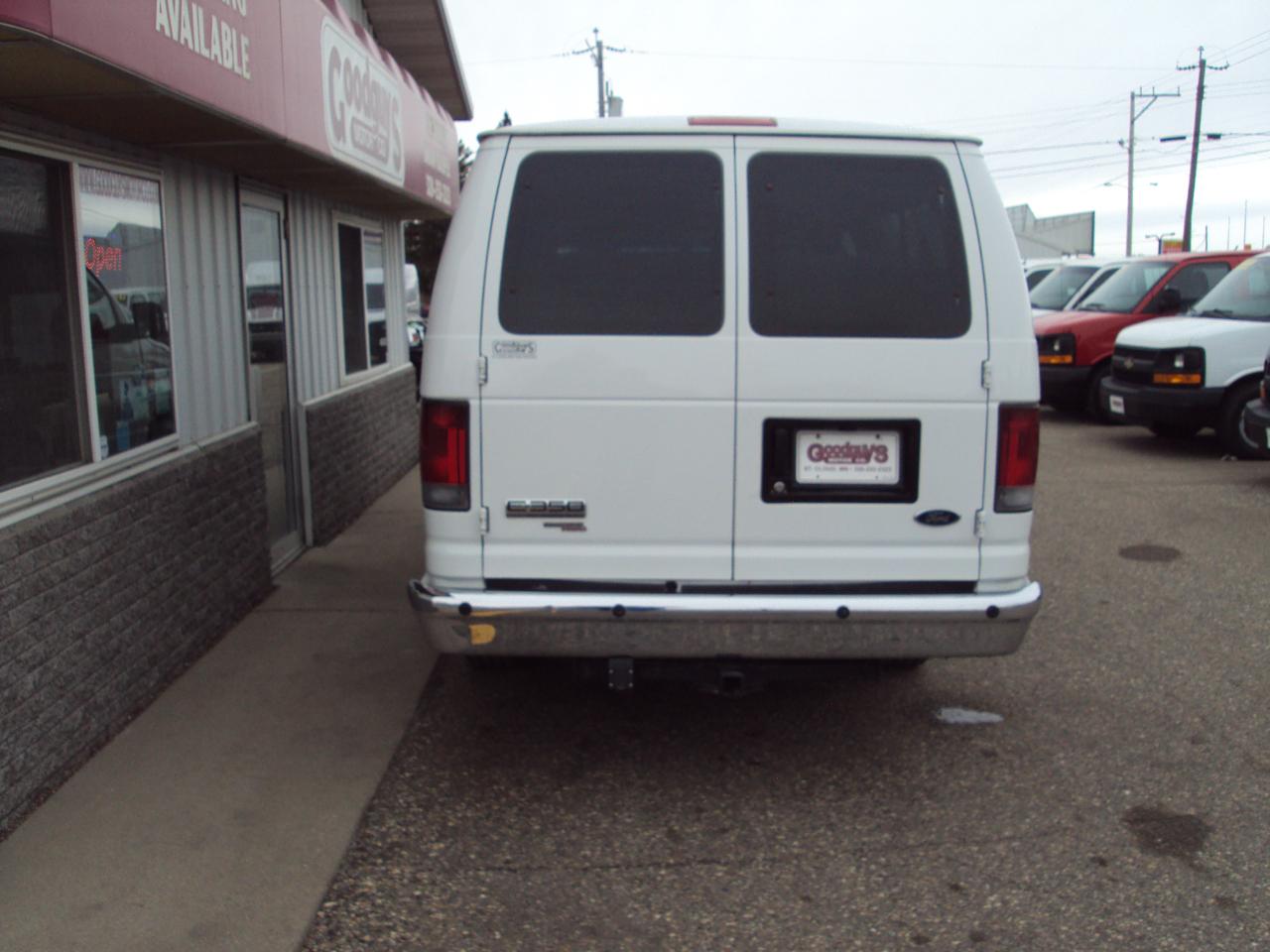 Ford Econoline Wagon  2008