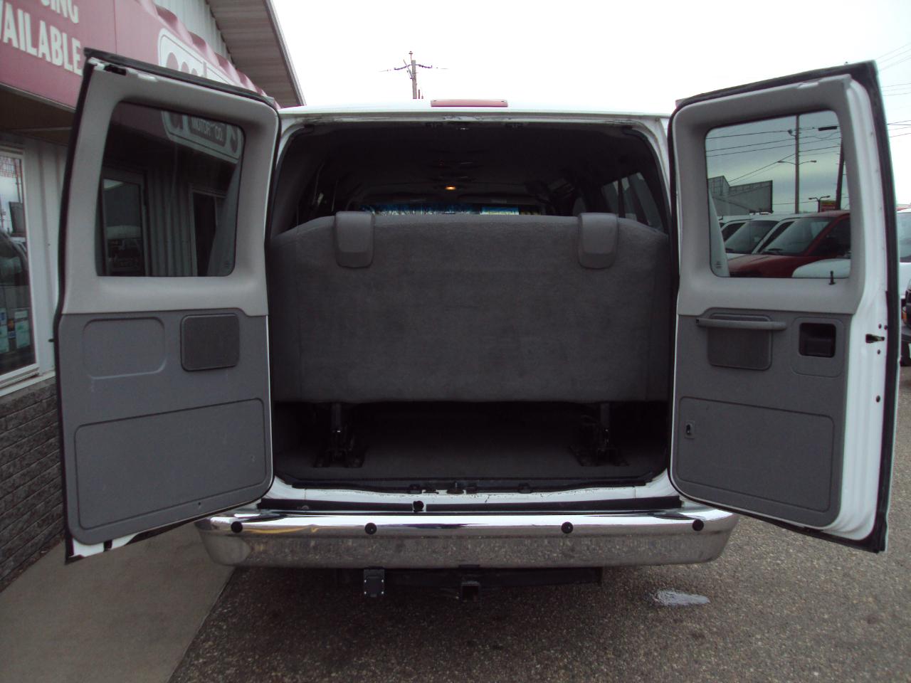 Ford Econoline Wagon  2008