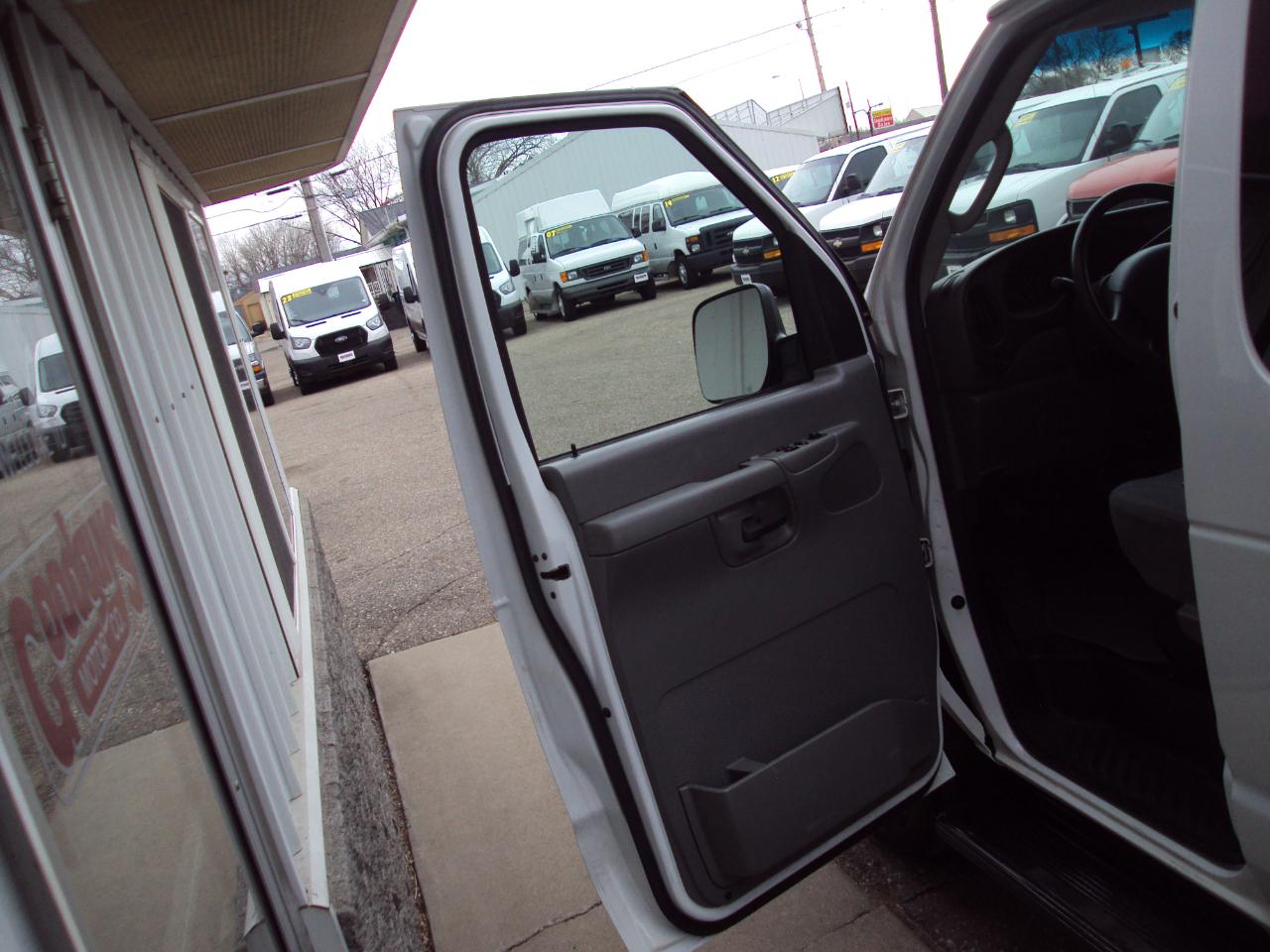 Ford Econoline Wagon  2008