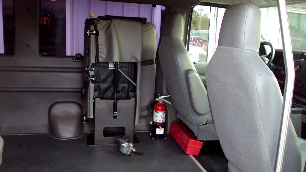 2014 Ford E-250 photo 2