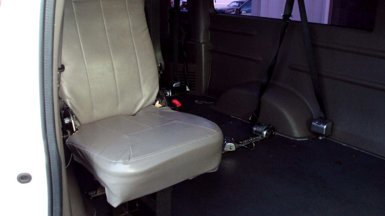 2014 Ford E-250 photo 3