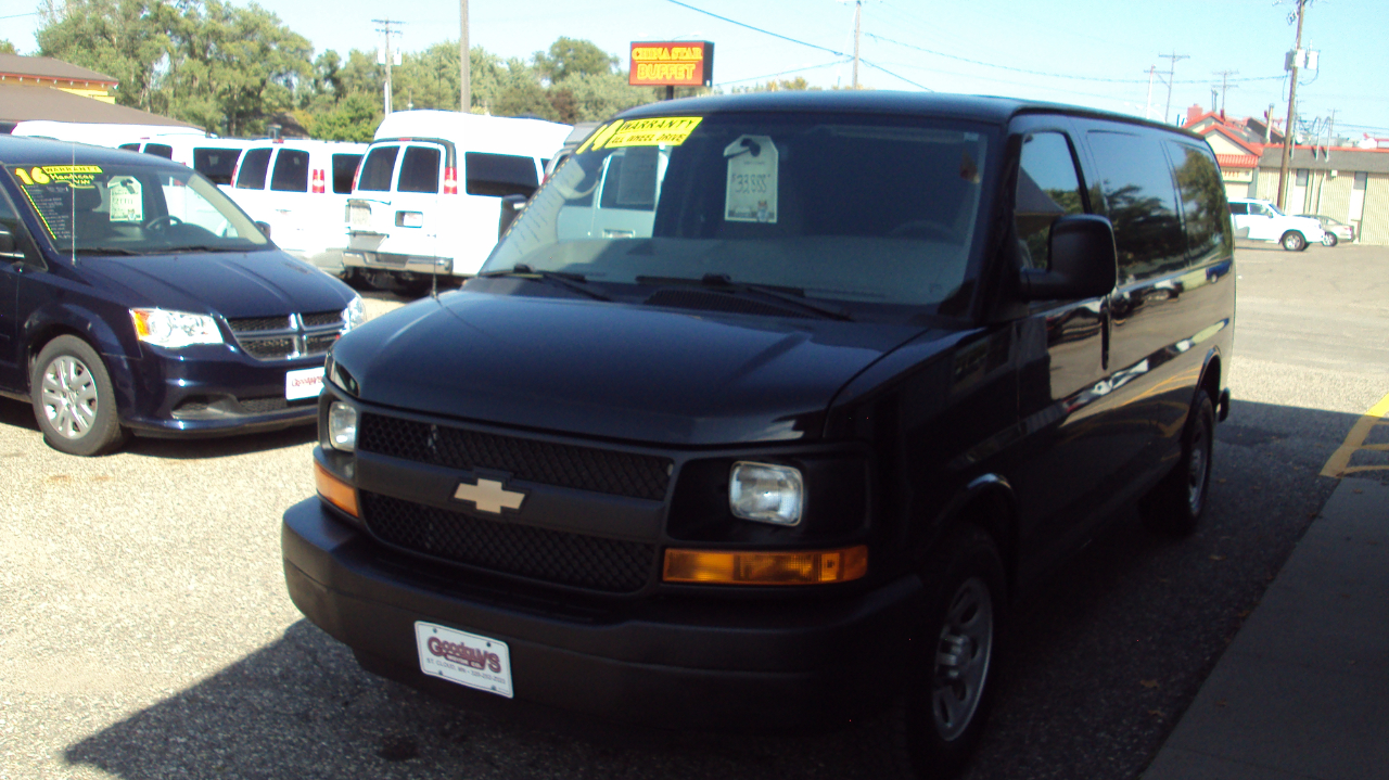 2014 Chevrolet Express Cargo Van 1500 photo 4
