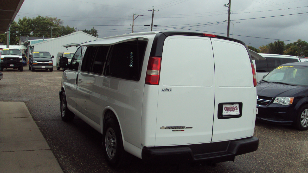 2014 Chevrolet Express Cargo Van 1500 photo 3