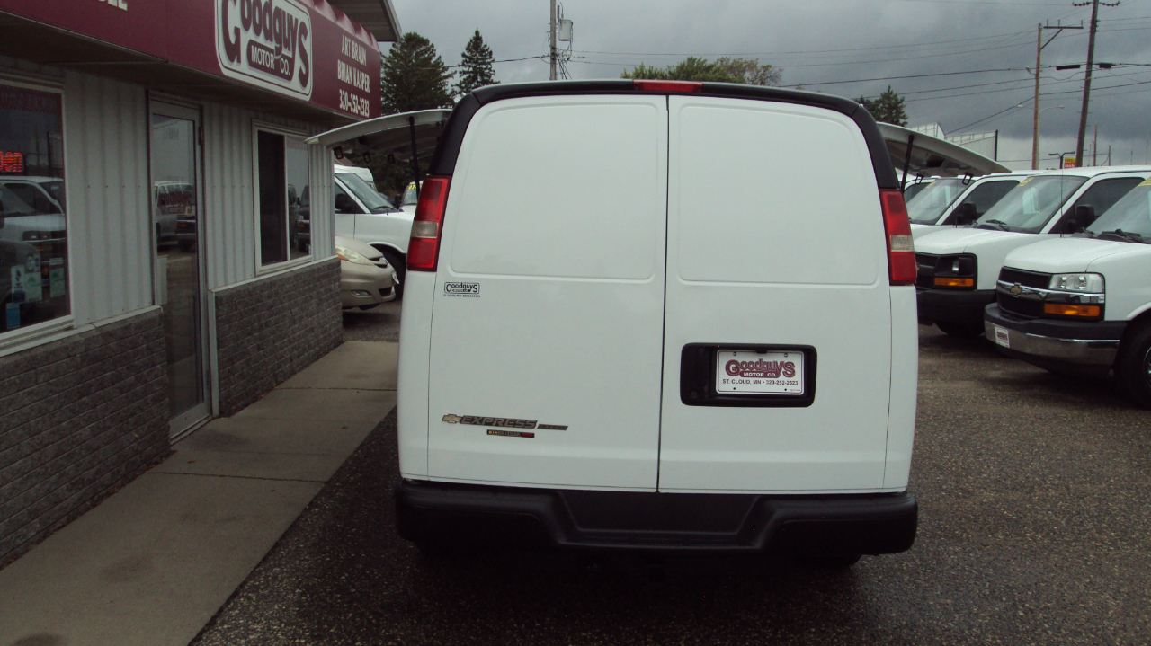 2014 Chevrolet Express Cargo Van 1500 photo 4