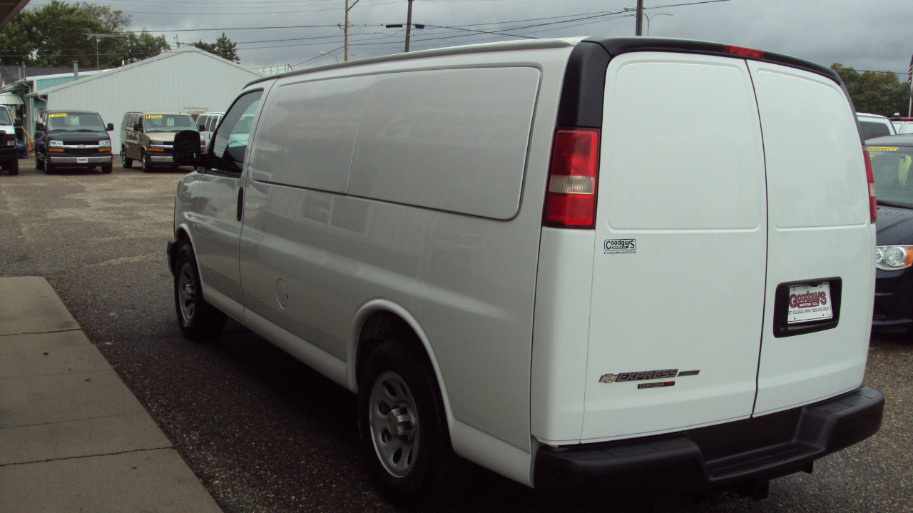 2014 Chevrolet Express Cargo Van 1500 photo 11