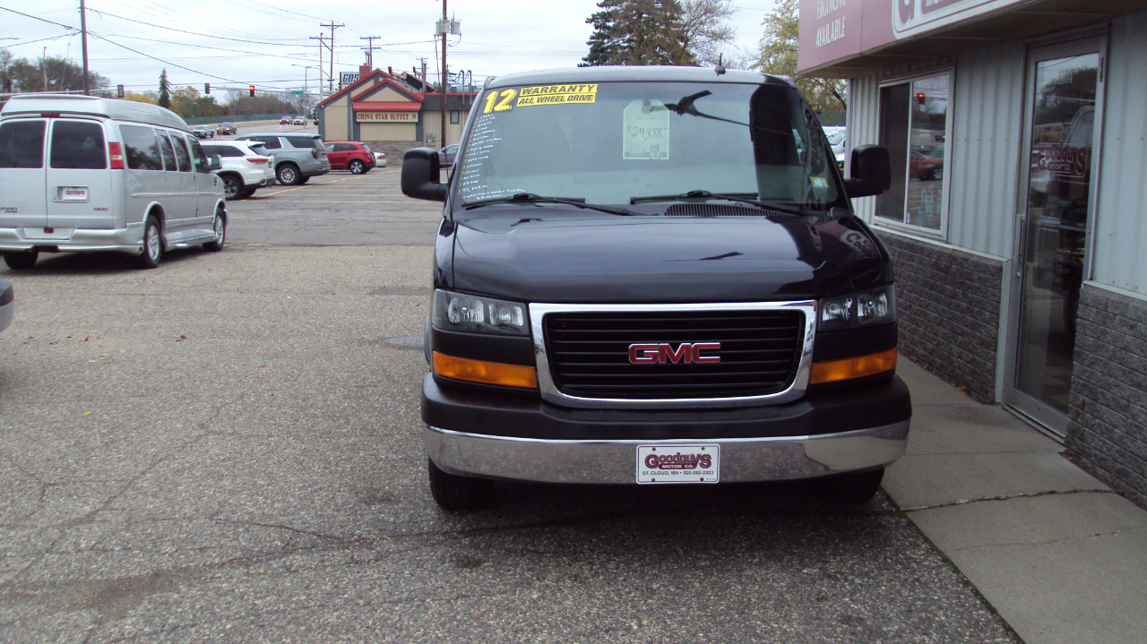 GMC Savana Passenger AWD 1500 135" 1LT 2012 GMC Savana Passenger AWD 1500 135" 1LT 2012