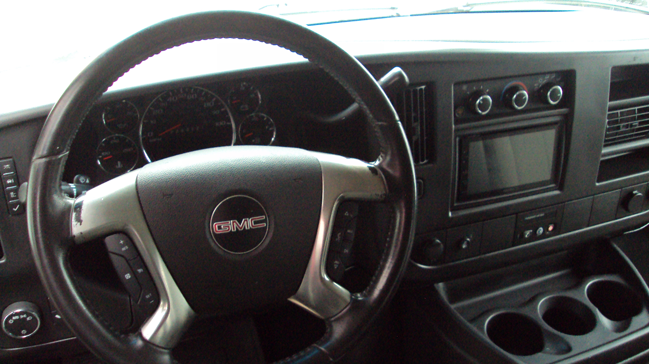 GMC Savana Passenger AWD 1500 135" 1LT 2012 GMC Savana Passenger AWD 1500 135" 1LT 2012