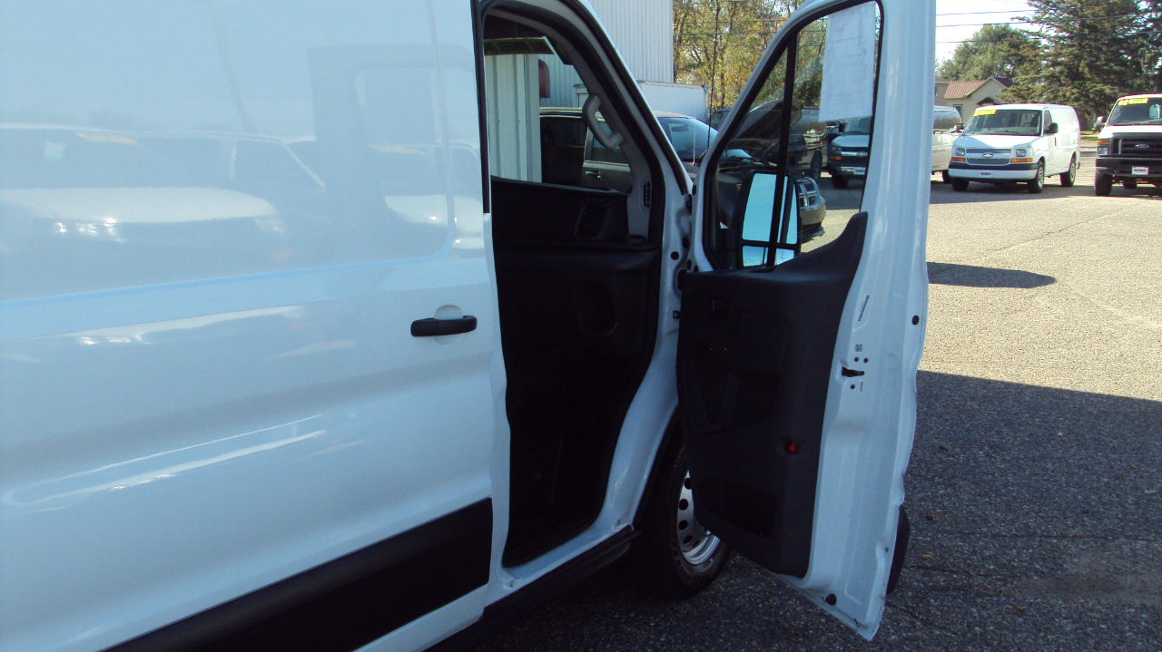 Ford Transit Cargo Van T-250 148" Med Rf 9070 GVWR AWD 2023 Ford Transit Cargo Van T-250 148" Med Rf 9070 GVWR AWD 2023