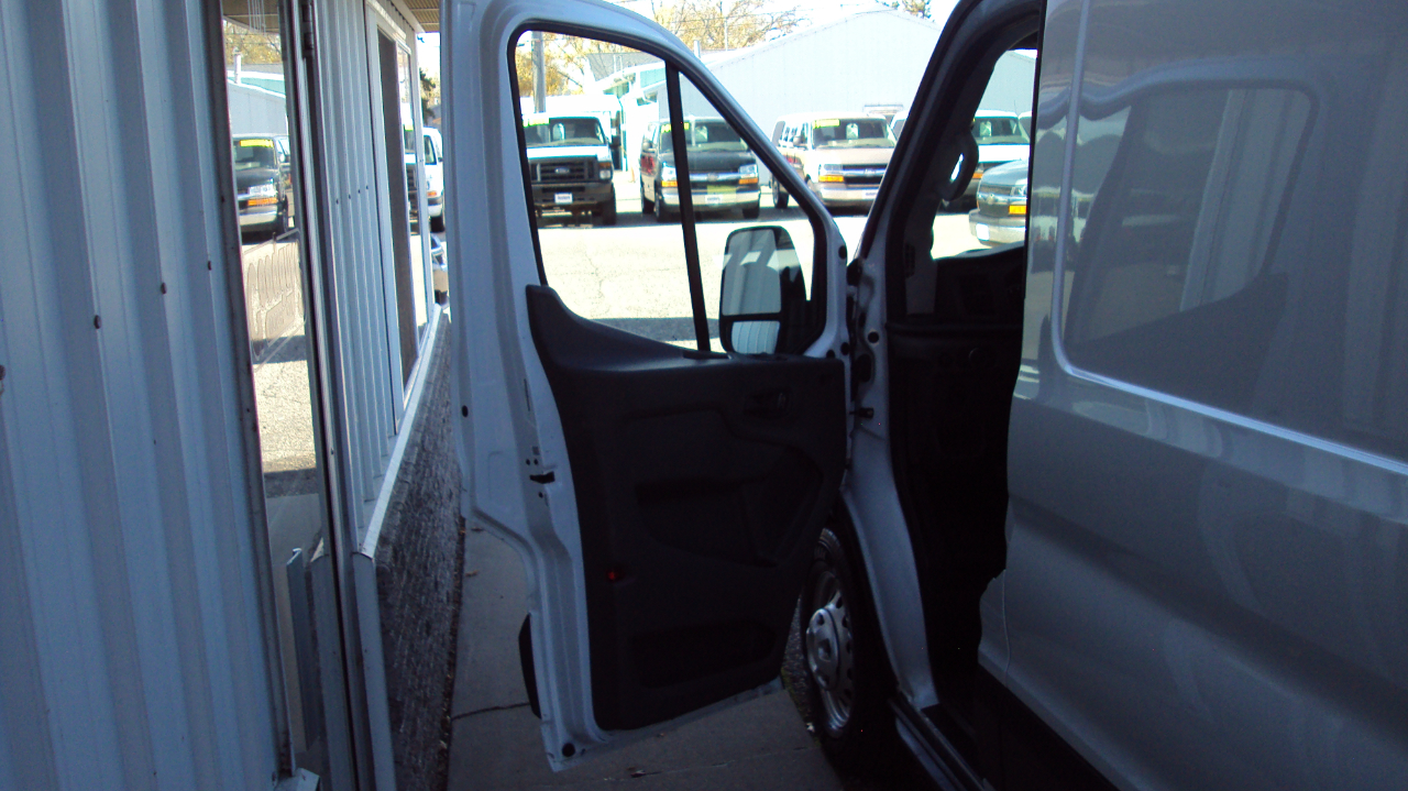Ford Transit Cargo Van T-250 148" Med Rf 9070 GVWR AWD 2023 Ford Transit Cargo Van T-250 148" Med Rf 9070 GVWR AWD 2023