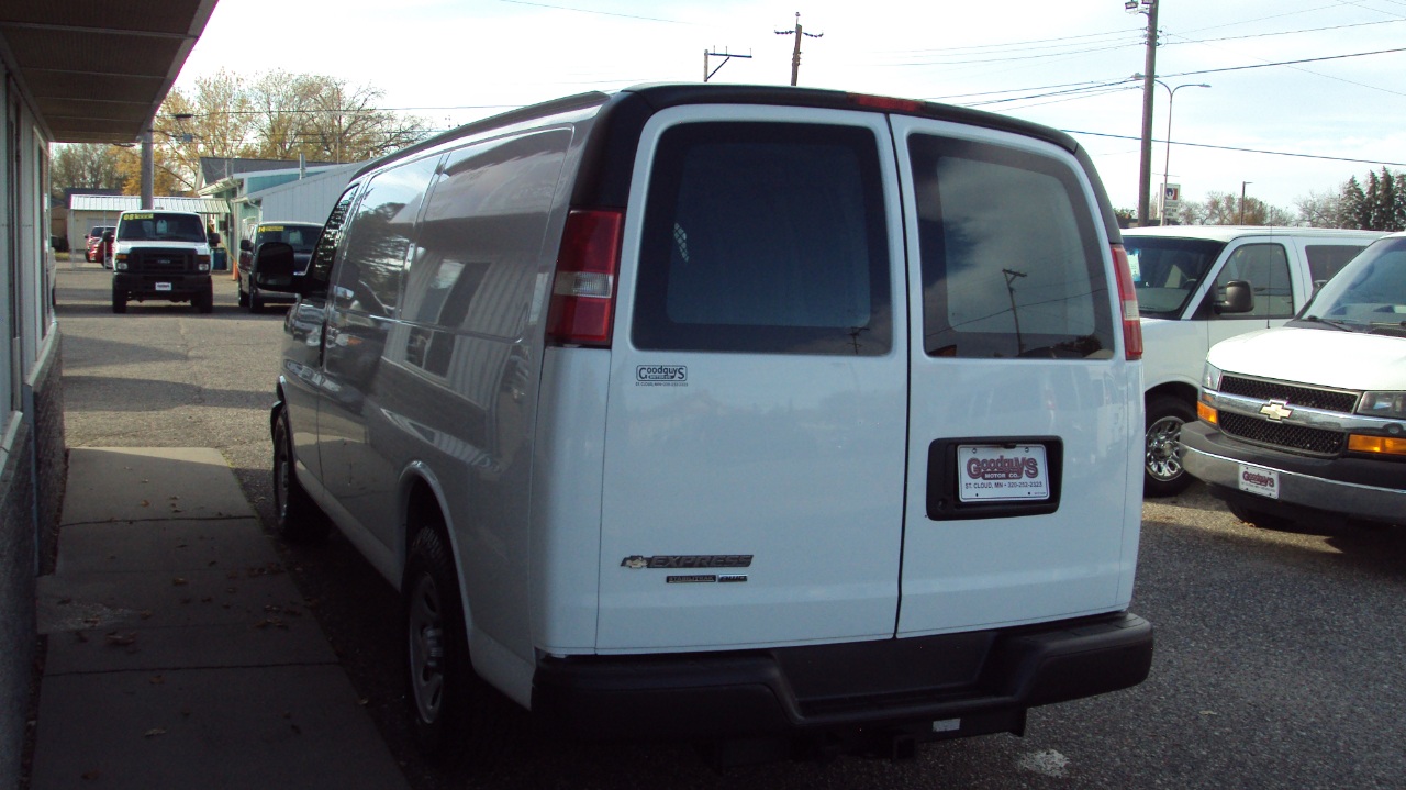 Chevrolet Express Cargo Van AWD 1500 135" 2013 Chevrolet Express Cargo Van AWD 1500 135" 2013