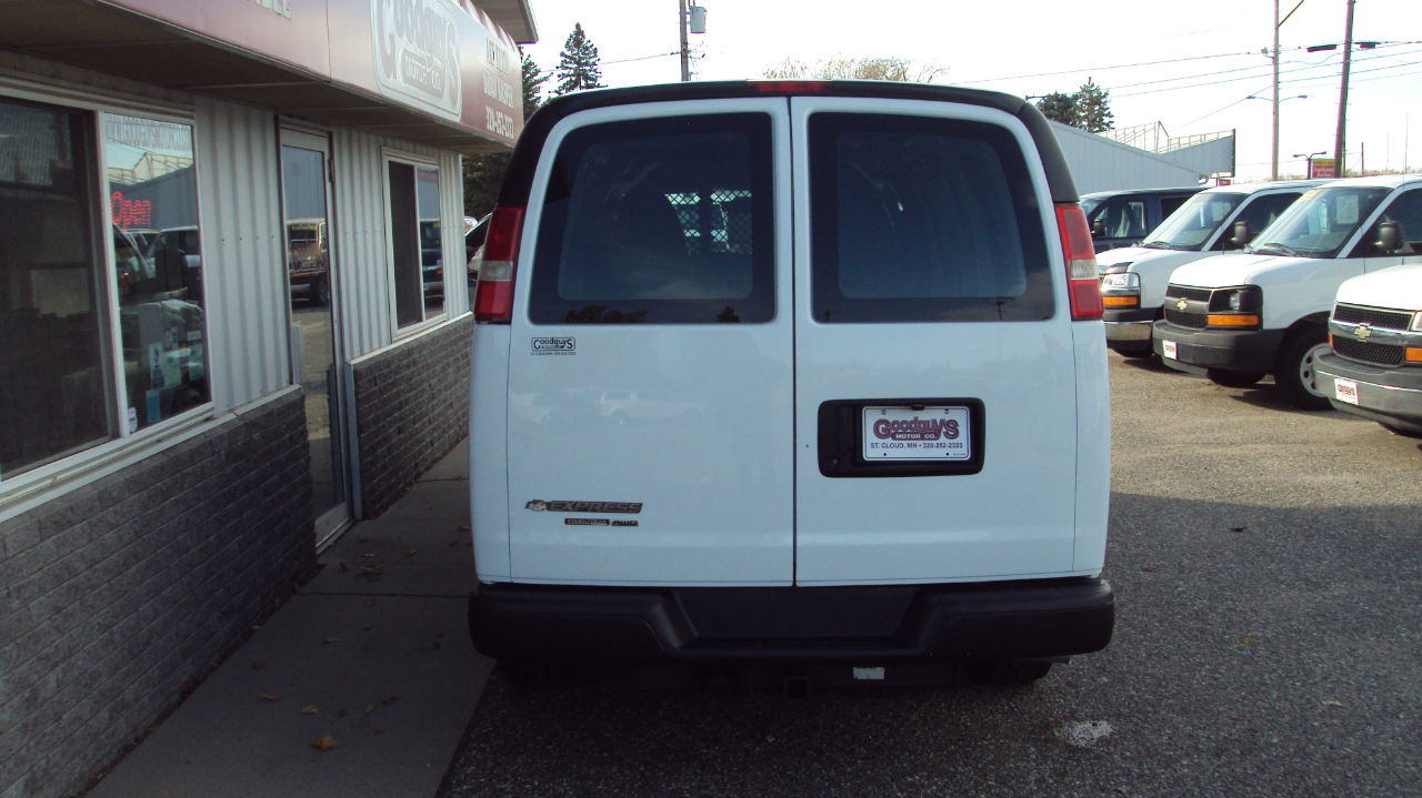 Chevrolet Express Cargo Van AWD 1500 135" 2013 Chevrolet Express Cargo Van AWD 1500 135" 2013