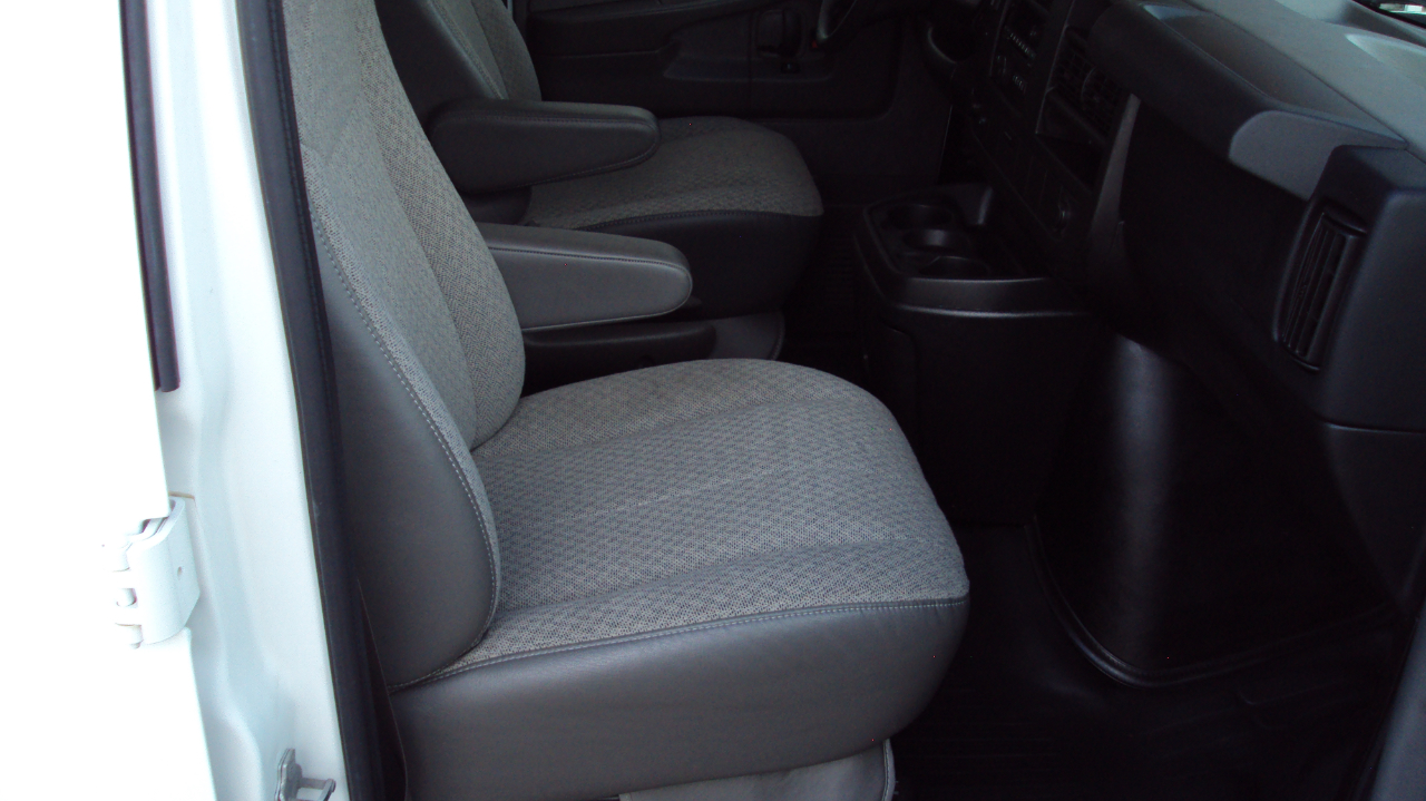Chevrolet Express Cargo Van AWD 1500 135" 2013 Chevrolet Express Cargo Van AWD 1500 135" 2013