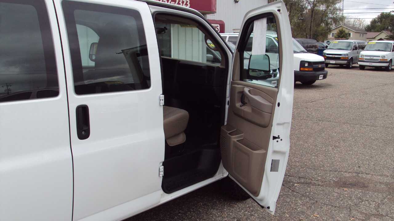 GMC Savana Cargo Van AWD 1500 135" 2012 GMC Savana Cargo Van AWD 1500 135" 2012