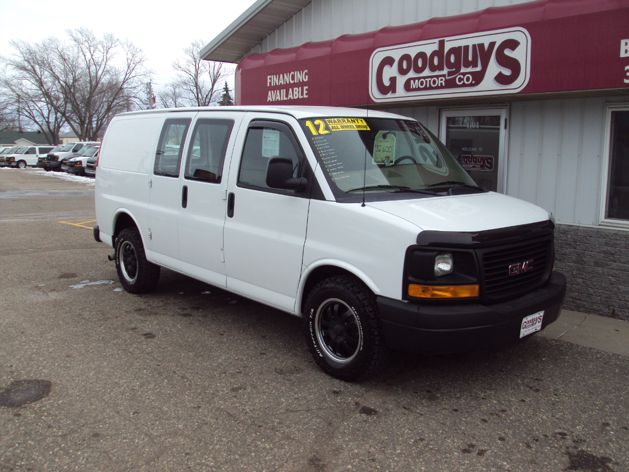 GMC Savana Cargo Van AWD 1500 135" 2012