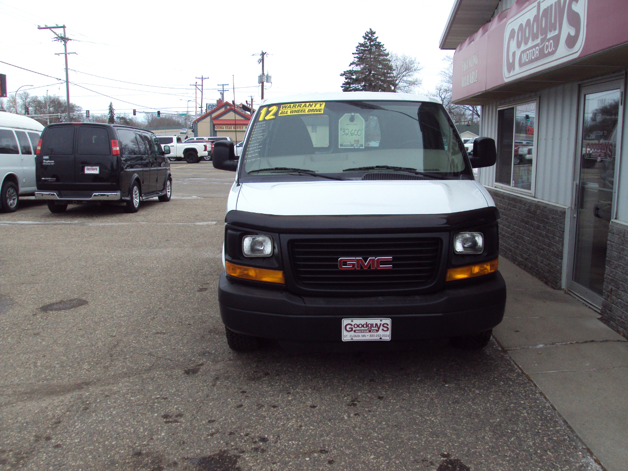 GMC Savana Cargo Van AWD 1500 135" 2012